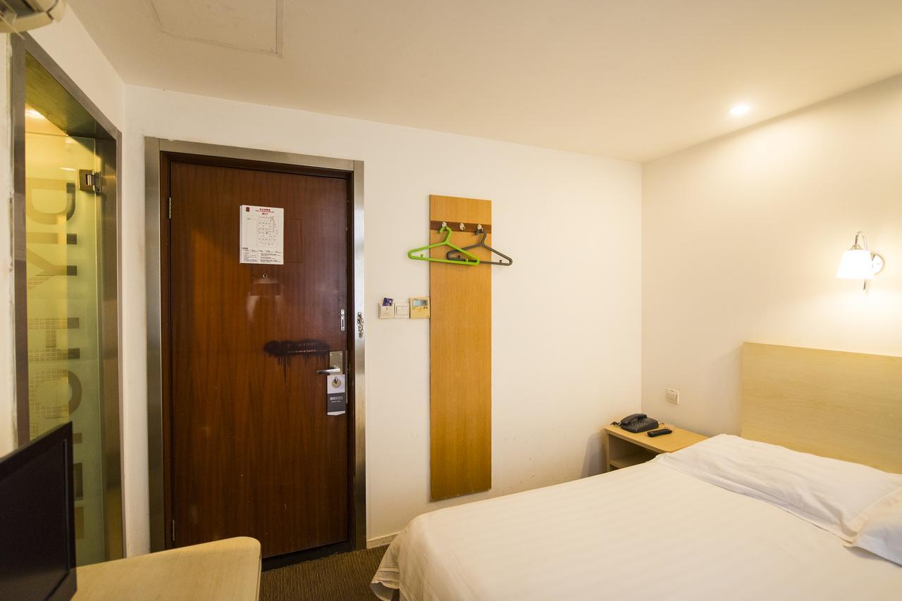 Motel Shenzhen Longgang Longcheng Square Metro Station Екстер'єр фото