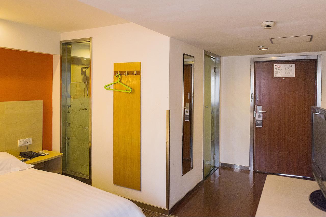 Motel Shenzhen Longgang Longcheng Square Metro Station Екстер'єр фото