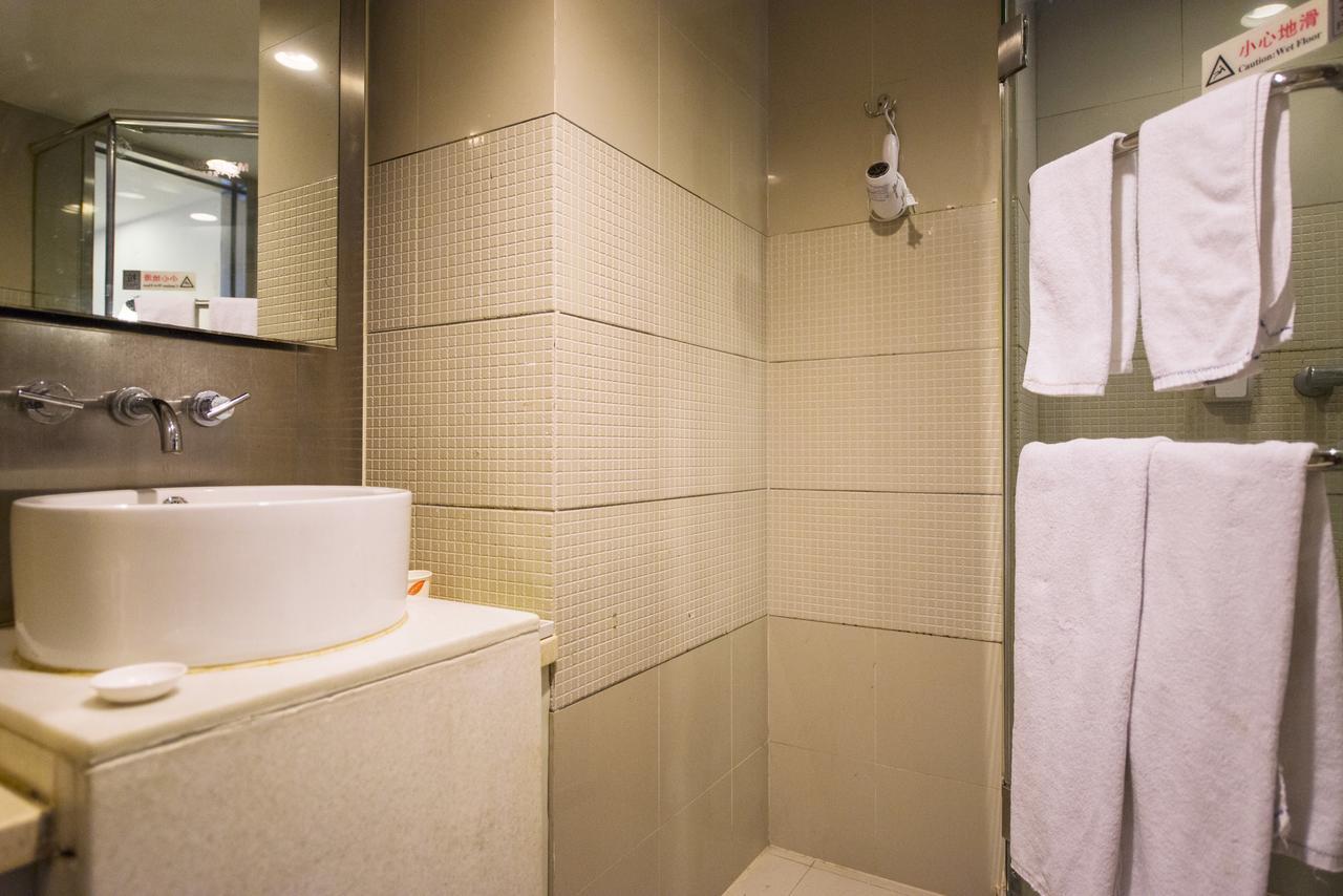 Motel Shenzhen Longgang Longcheng Square Metro Station Екстер'єр фото